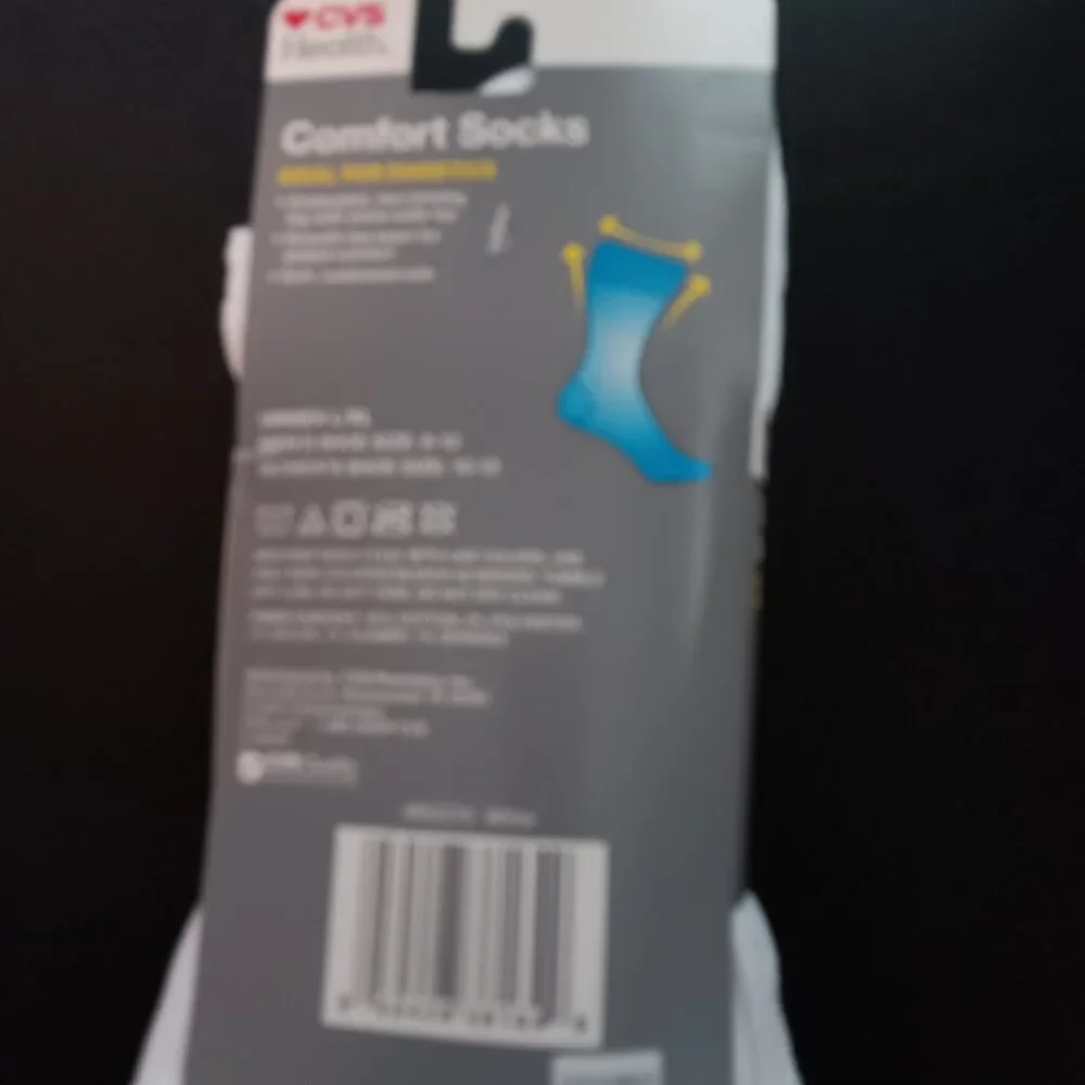 COMFORT 2 PACK WHITE SOCKS SIZE LARGE / X LARGE NWT